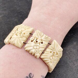 VINTAGE Cream coloured carved bone panel bracelet with Asian floral design 1930s